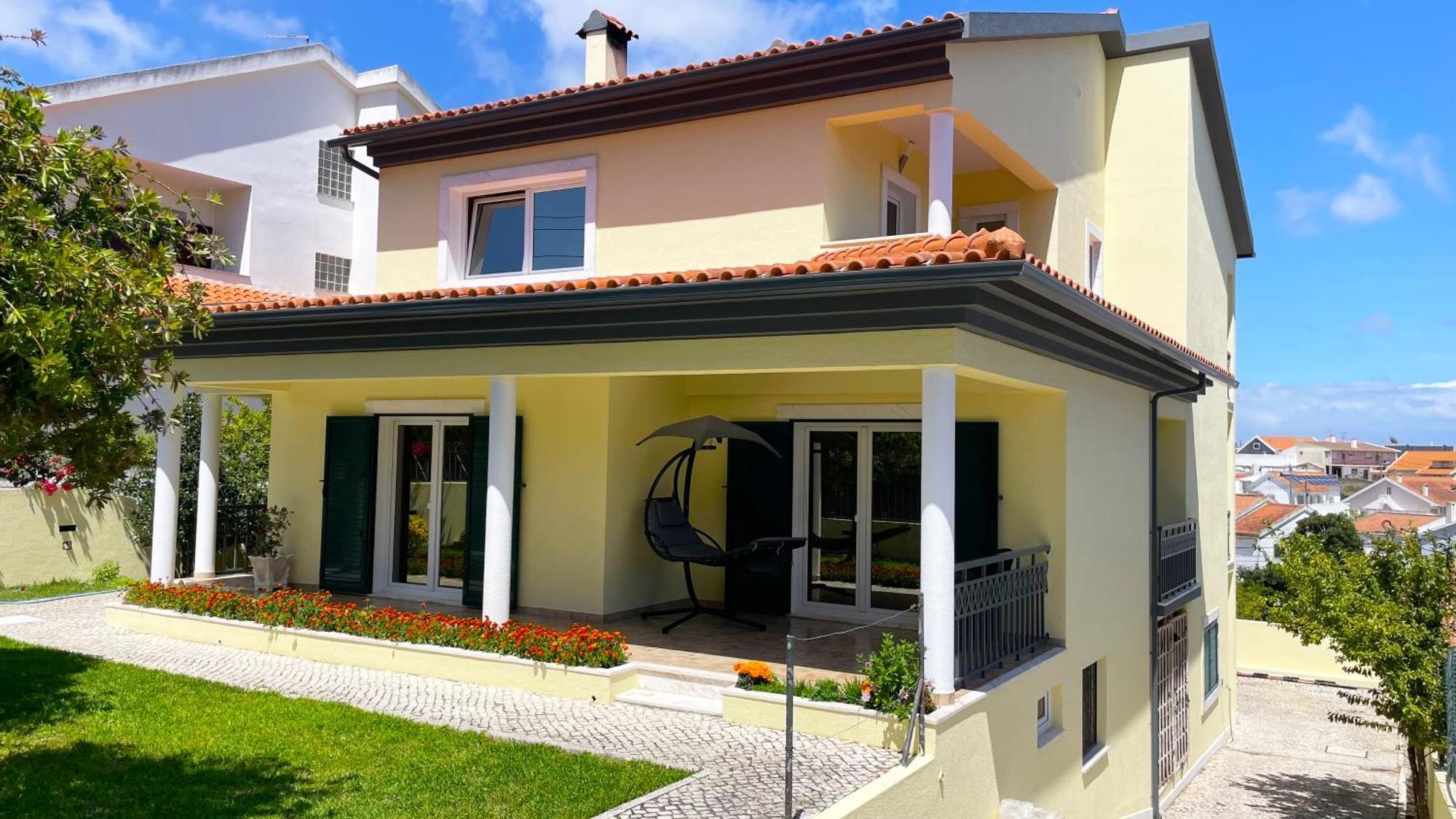 Lolik Villa Sobreda Екстериор снимка