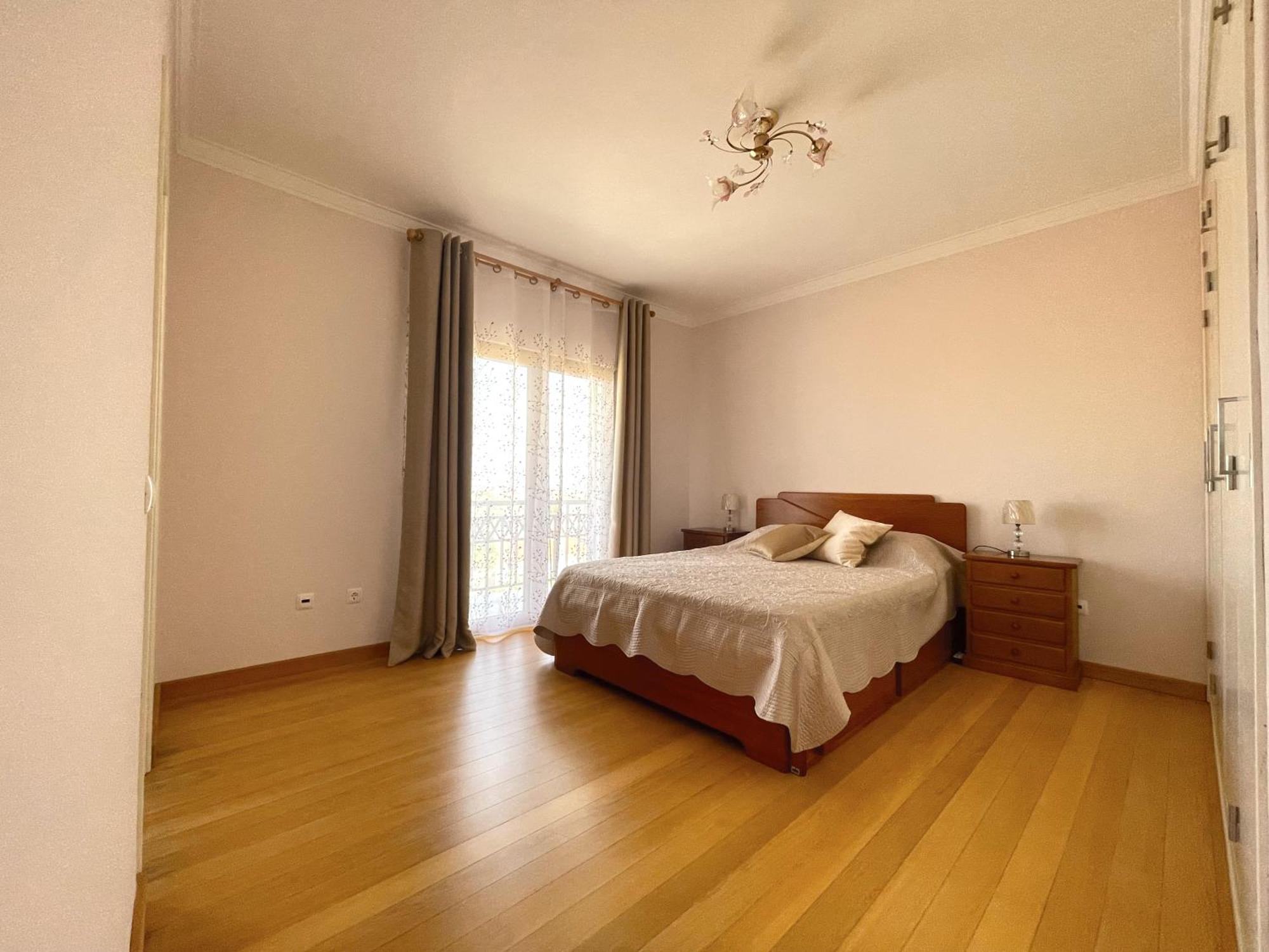 Lolik Villa Sobreda Екстериор снимка
