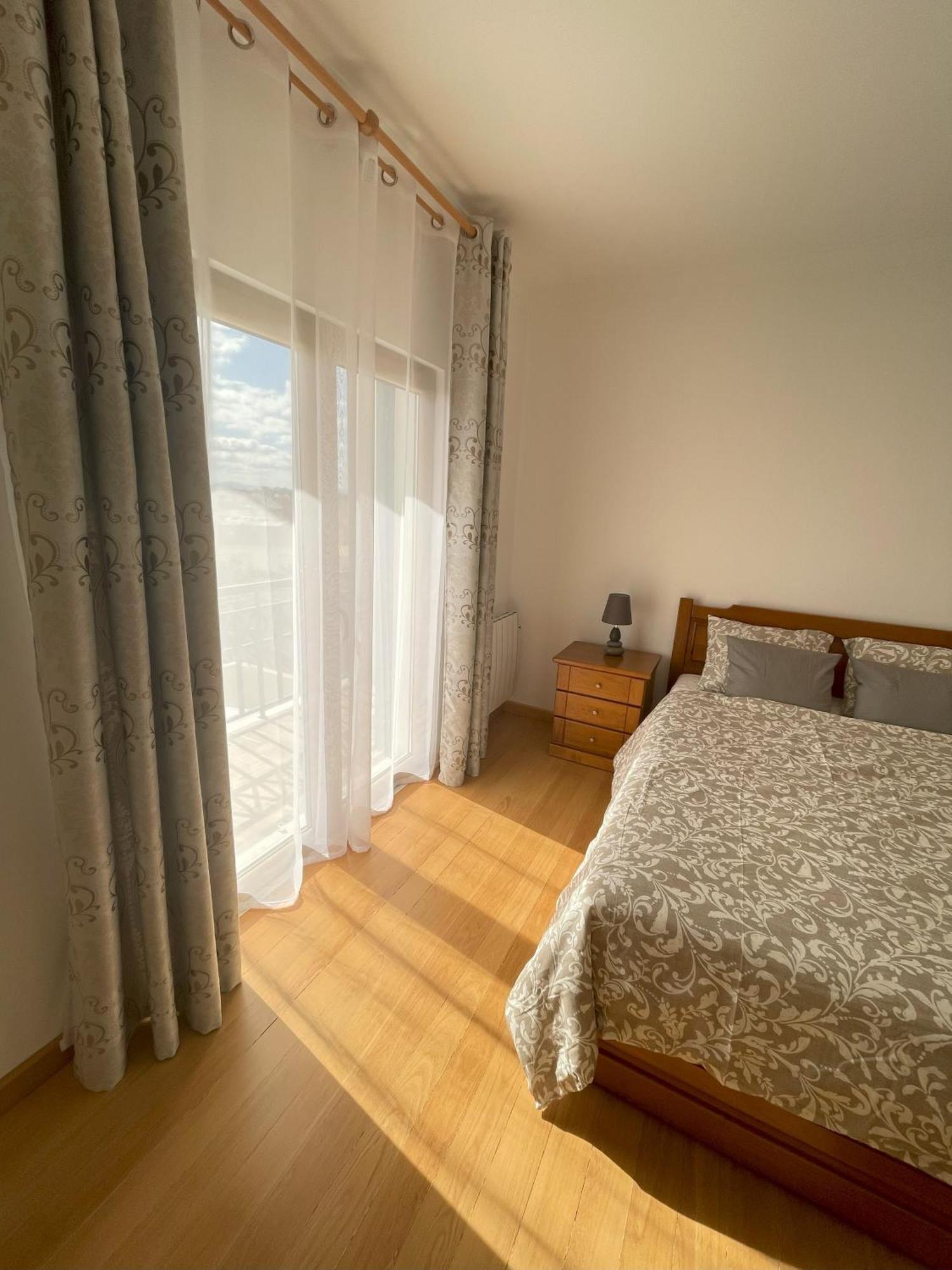 Lolik Villa Sobreda Екстериор снимка