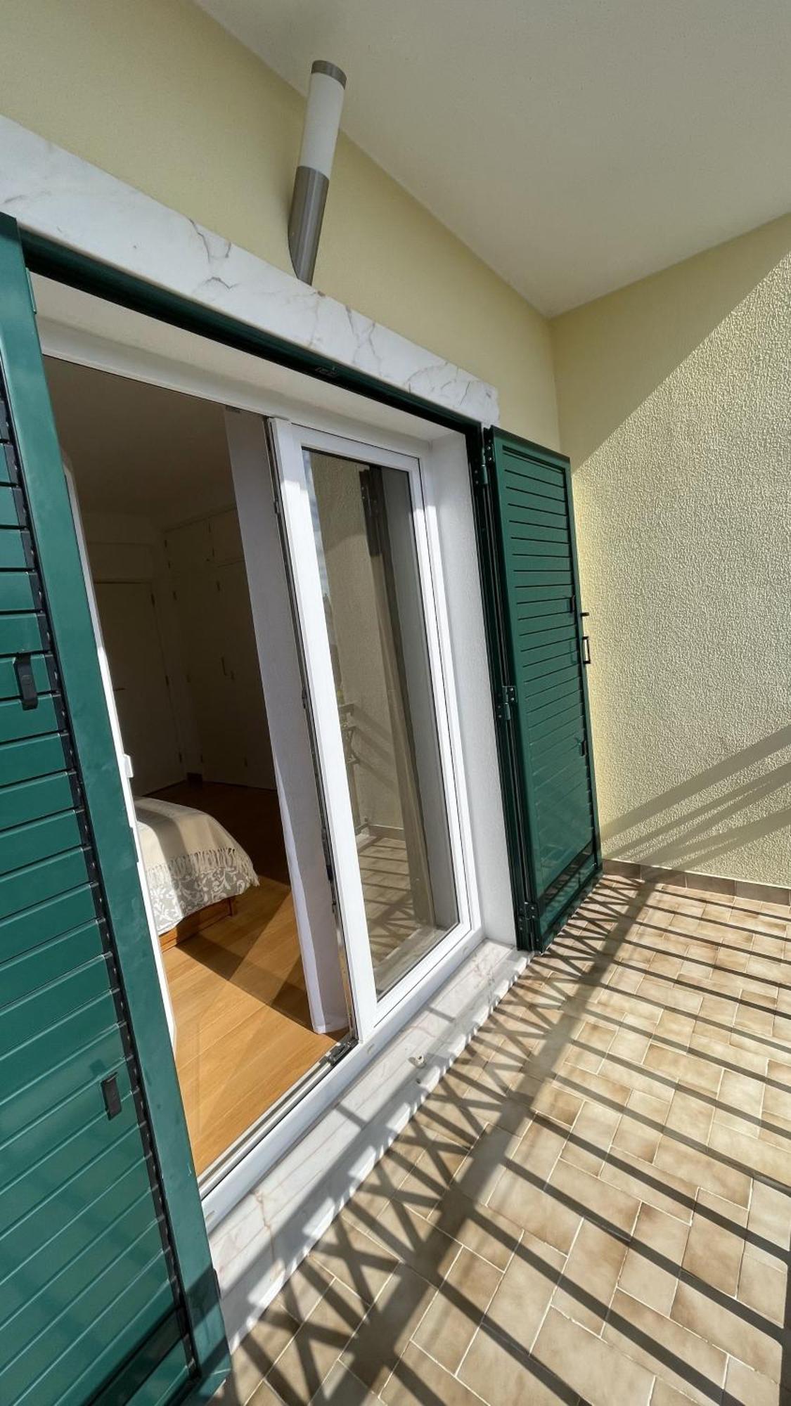 Lolik Villa Sobreda Екстериор снимка